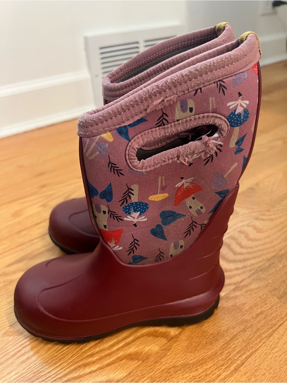 Bogs Kids Waterproof Burgundy & Mauve Mushroom Rain Boots - Picture 4 of 5